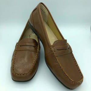 Trotters l Brown Leather Penny Loafer Slip On